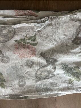 VFloral & Bunny Printed tablecloth- Pink, Green, Gray